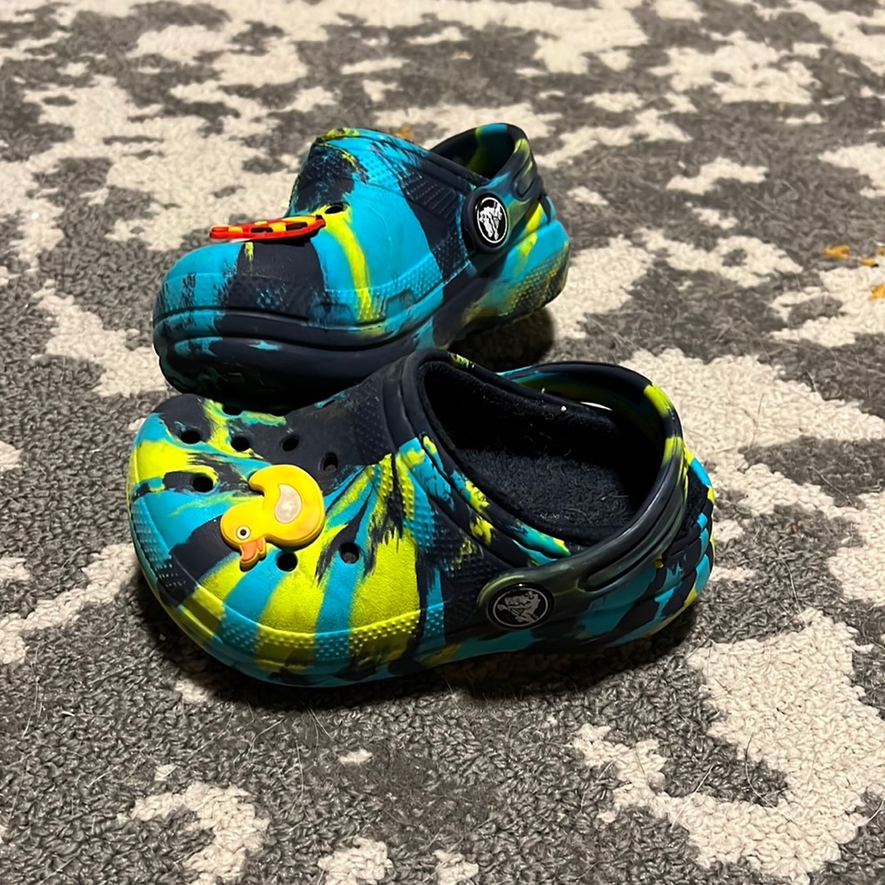toddler size 6 crocs